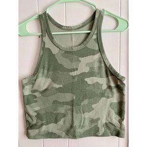 Aerie Cropped Green Camouflage Tank size Large